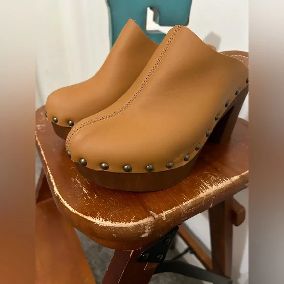 Anthropologie Seychelles Go All Out Clogs - Picture 13 of 14